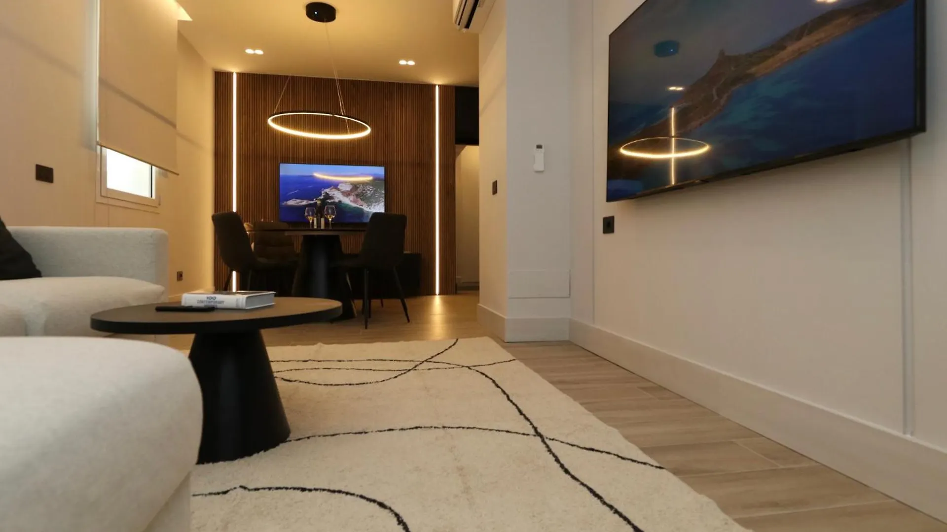 Superior Luxurious Romantic Getaway - Historical Centre - Fully Equipped & Renovated - Garibaldi#3 Olbia