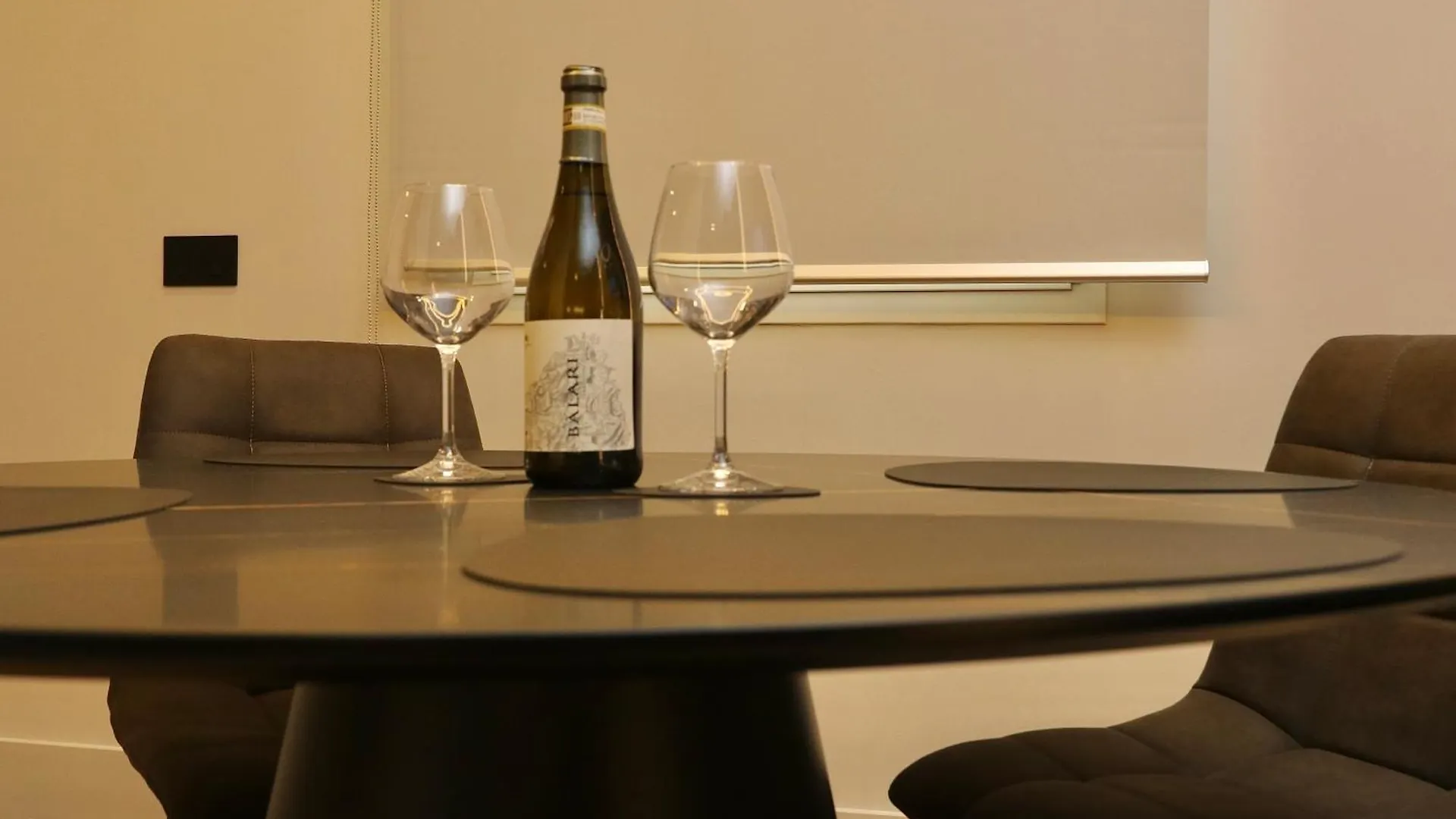 Superior Luxurious Romantic Getaway - Historical Centre - Fully Equipped & Renovated - Garibaldi#3 Olbia