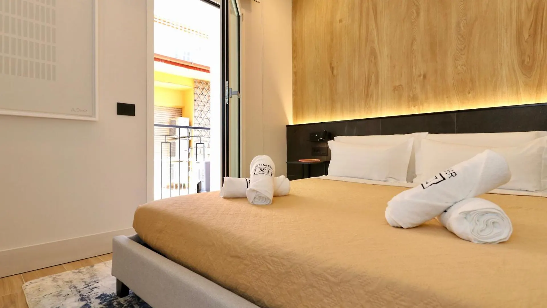 Superior Luxurious Romantic Getaway - Historical Centre - Fully Equipped & Renovated - Garibaldi#3 Olbia Apartment