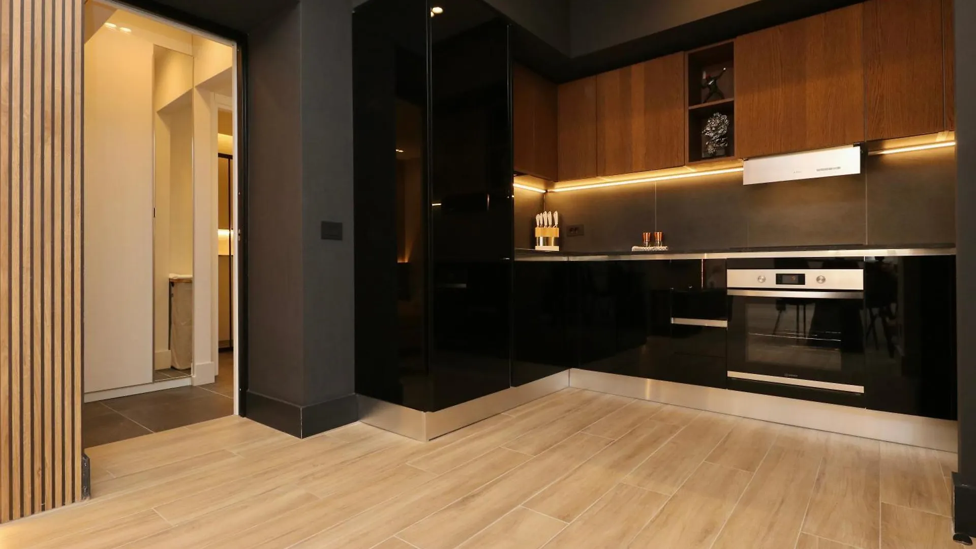 Apartment Superior Luxurious Romantic Getaway - Historical Centre - Fully Equipped & Renovated - Garibaldi#3 Olbia