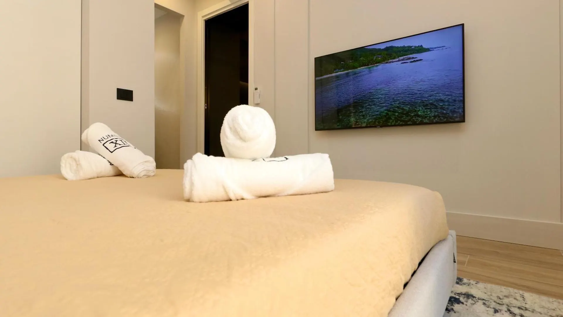 Superior Luxurious Romantic Getaway - Historical Centre - Fully Equipped & Renovated - Garibaldi#3 Olbia 0*,  Italy