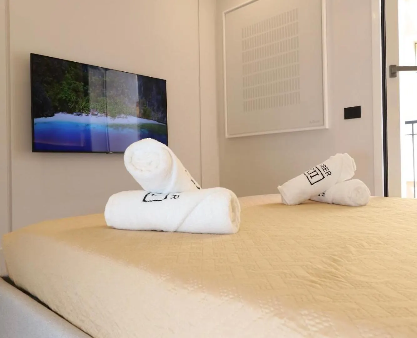 Apartment Superior Luxurious Romantic Getaway - Historical Centre - Fully Equipped & Renovated - Garibaldi#3 Olbia