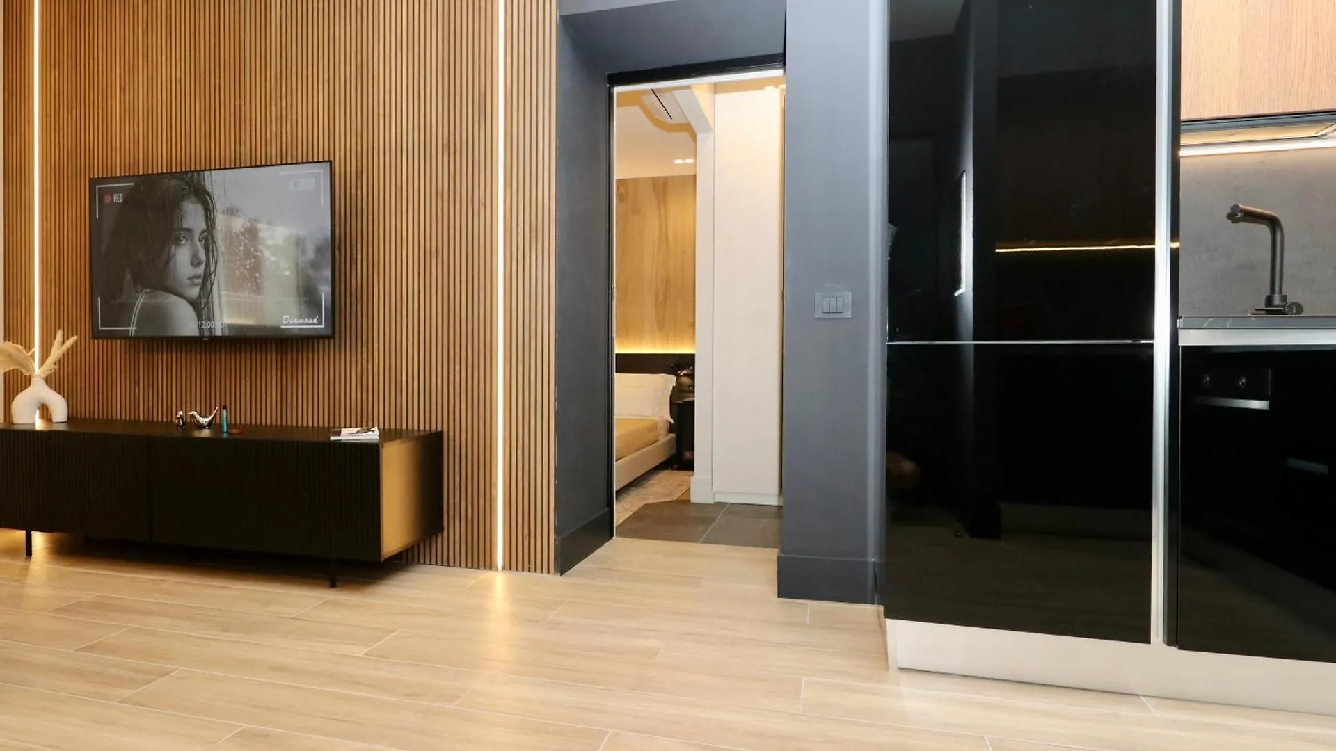 Superior Luxurious Romantic Getaway - Historical Centre - Fully Equipped & Renovated - Garibaldi#3 Olbia 0*,